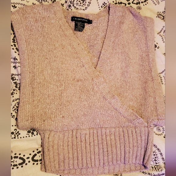 I.B. Diffusion cropped pullover sweater vest - Picture 3 of 4